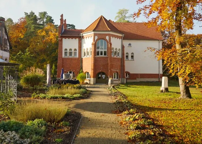 Parkresidenz Lychen, 10 利兴